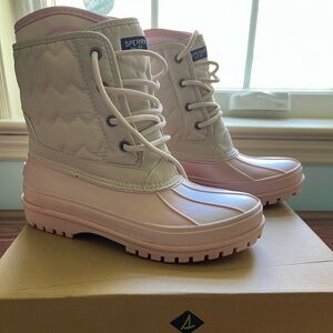 Girls New Sperry Harbor Boot.  Size 4M